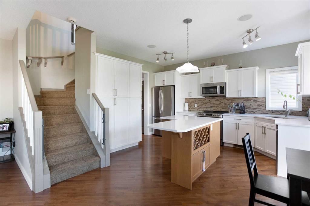 2378 Reunion Street NW, Airdrie — photo 5 of 40