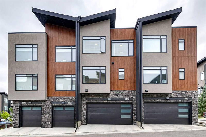 17 Royal Elm Green NW, Calgary — main listing photo
