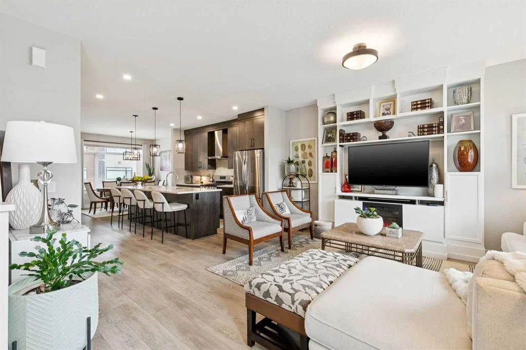 17 Royal Elm Green NW, Calgary — photo 5 of 32