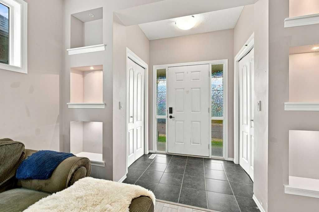 73 Legacy Common SE, Calgary — photo 4 of 35