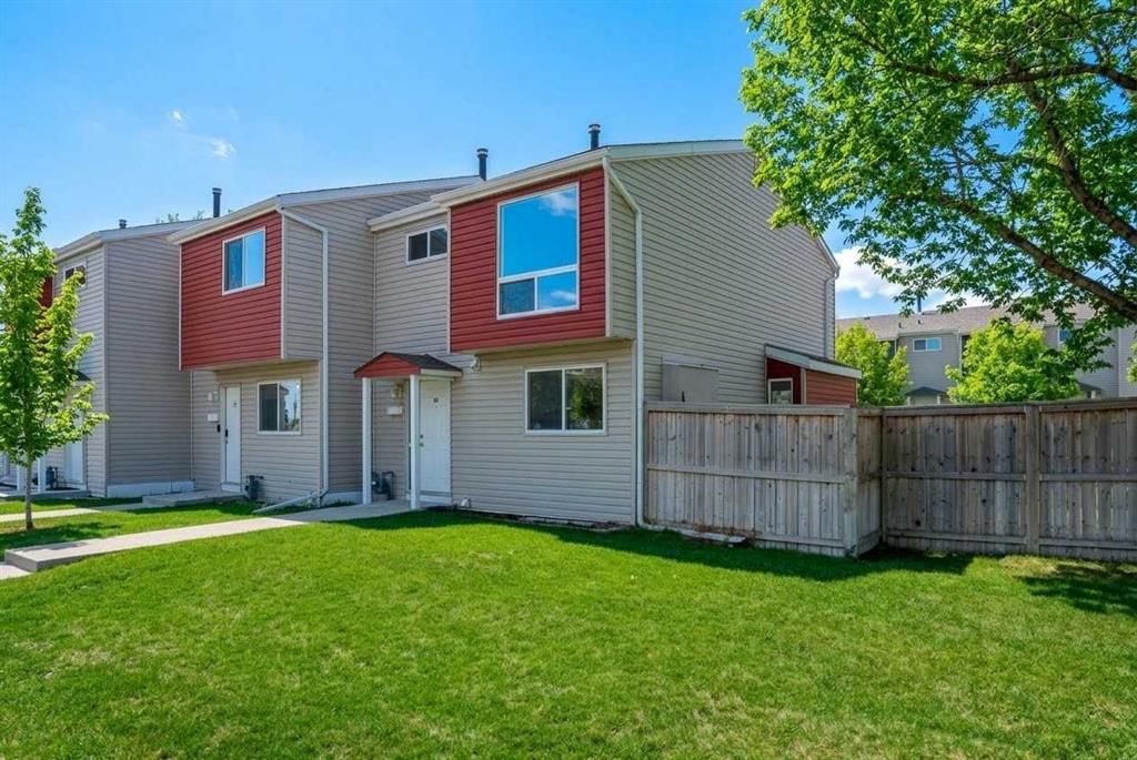 49, 5425 PENSACOLA Crescent SE, Calgary — photo 2 of 30