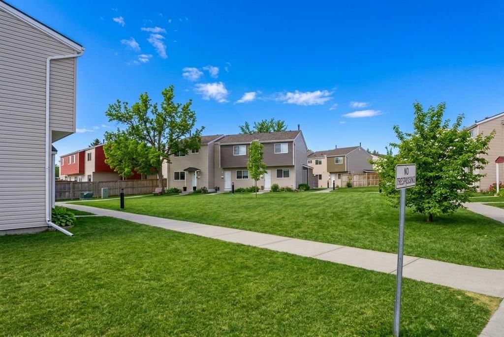 49, 5425 PENSACOLA Crescent SE, Calgary — photo 3 of 30