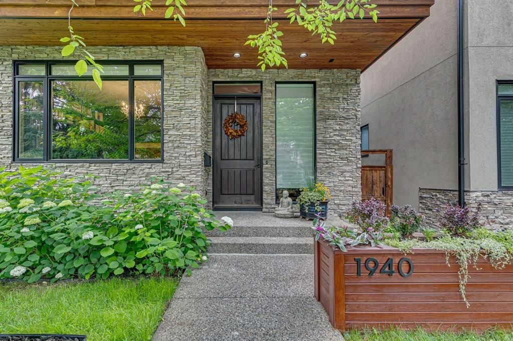 1940 48 Avenue SW, Calgary — photo 3 of 33