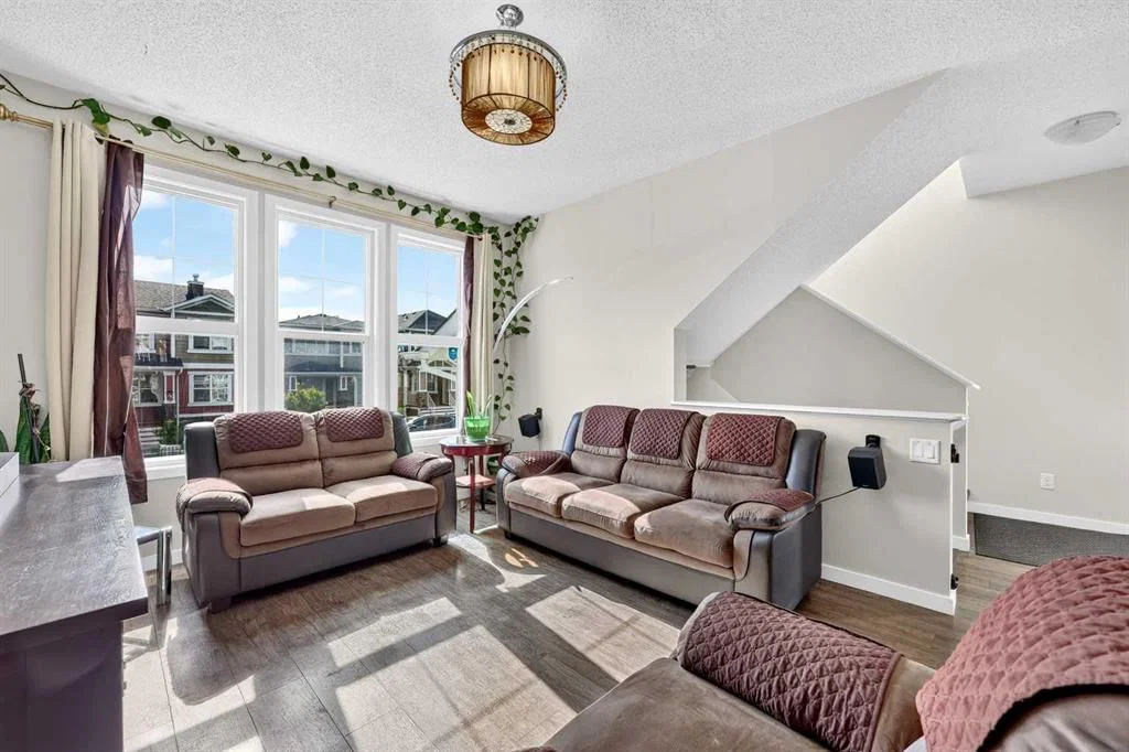 27 Red Embers Lane NE, Calgary — photo 3 of 40