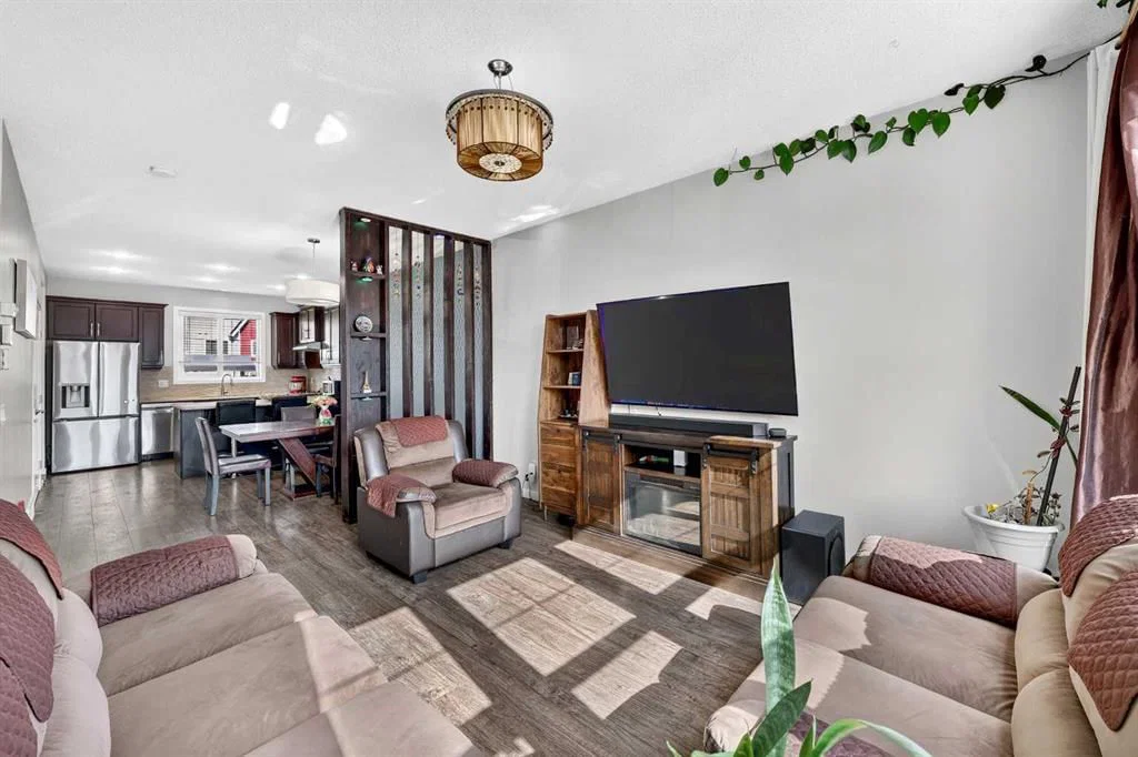 27 Red Embers Lane NE, Calgary — photo 4 of 40