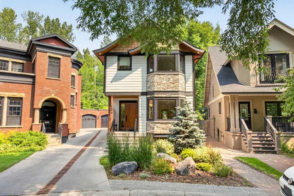 124 Garden Crescent SW, Calgary — main listing photo