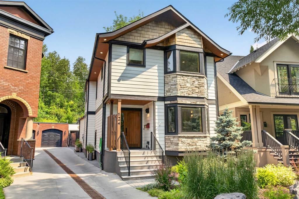 124 Garden Crescent SW, Calgary — photo 2 of 25