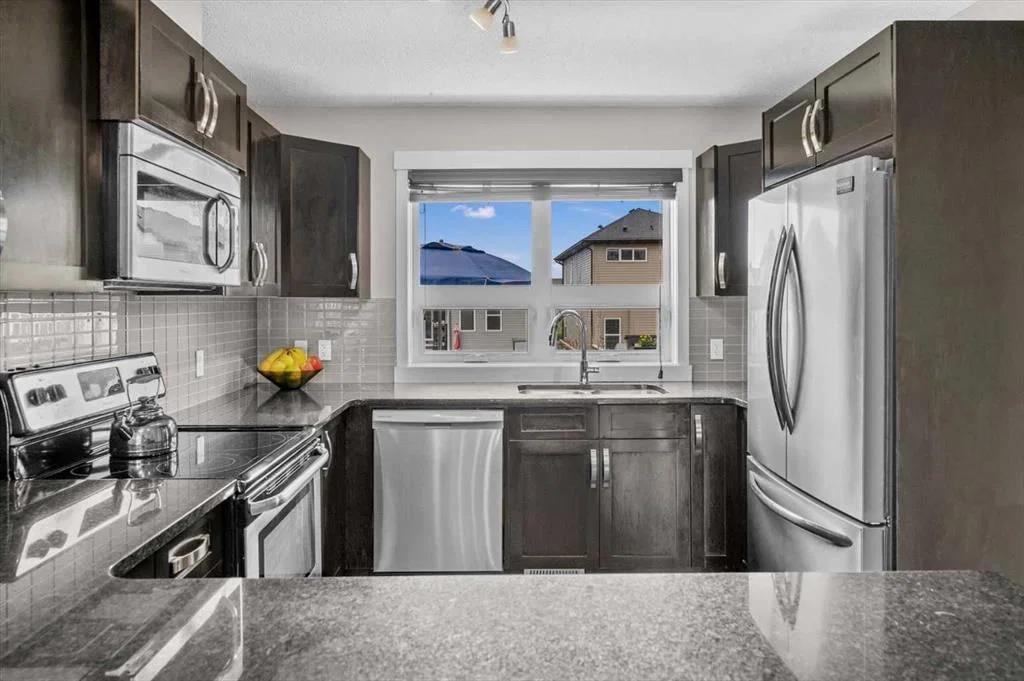 438 Covecreek Circle NE, Calgary — photo 4 of 39