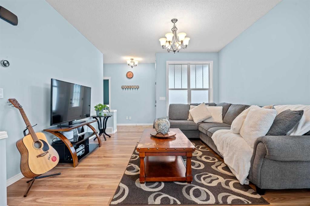 219 New Brighton Landing SE, Calgary — photo 4 of 35
