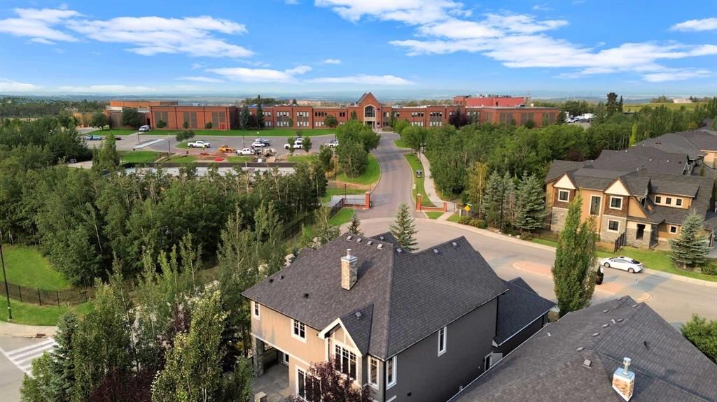 4 Aspen Cliff Close SW, Calgary — photo 2 of 50