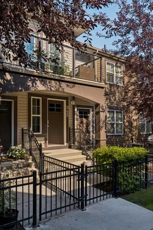 945 Mckenzie Towne Manor SE, Calgary — photo 2 of 34