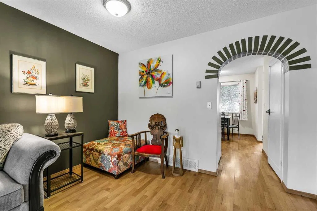 151 Midbend Place SE, Calgary — photo 5 of 26