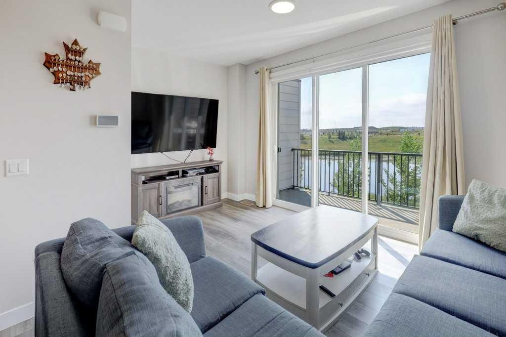 305 Skyview Ranch Circle NE, Calgary — photo 3 of 21