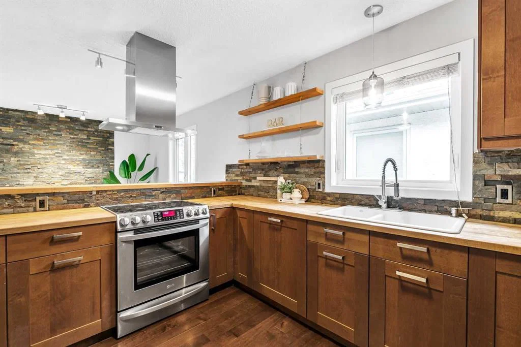2807 29 Street SW, Calgary — photo 4 of 28