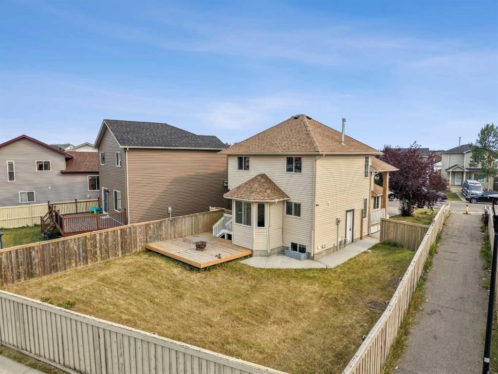 187 Martinvalley Crescent NE, Calgary — photo 3 of 50