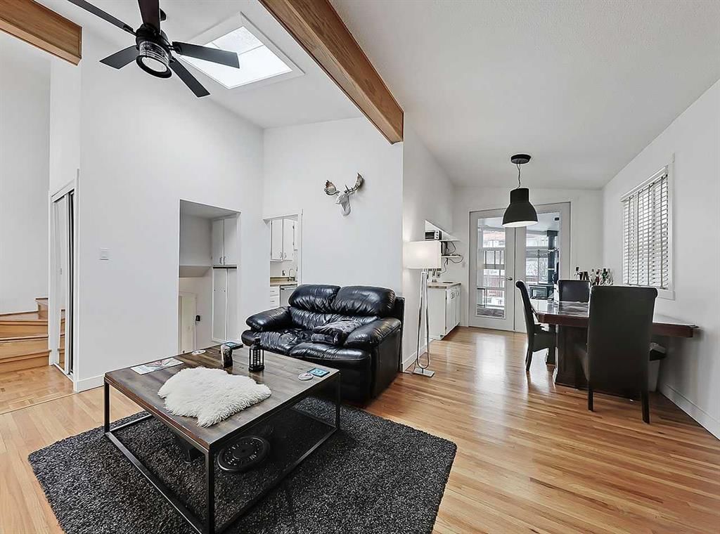 247 Simons Road NW, Calgary — photo 5 of 44