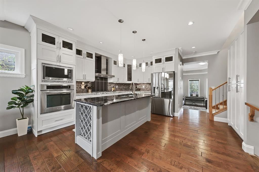 2639 27 Street SW, Calgary — photo 3 of 40