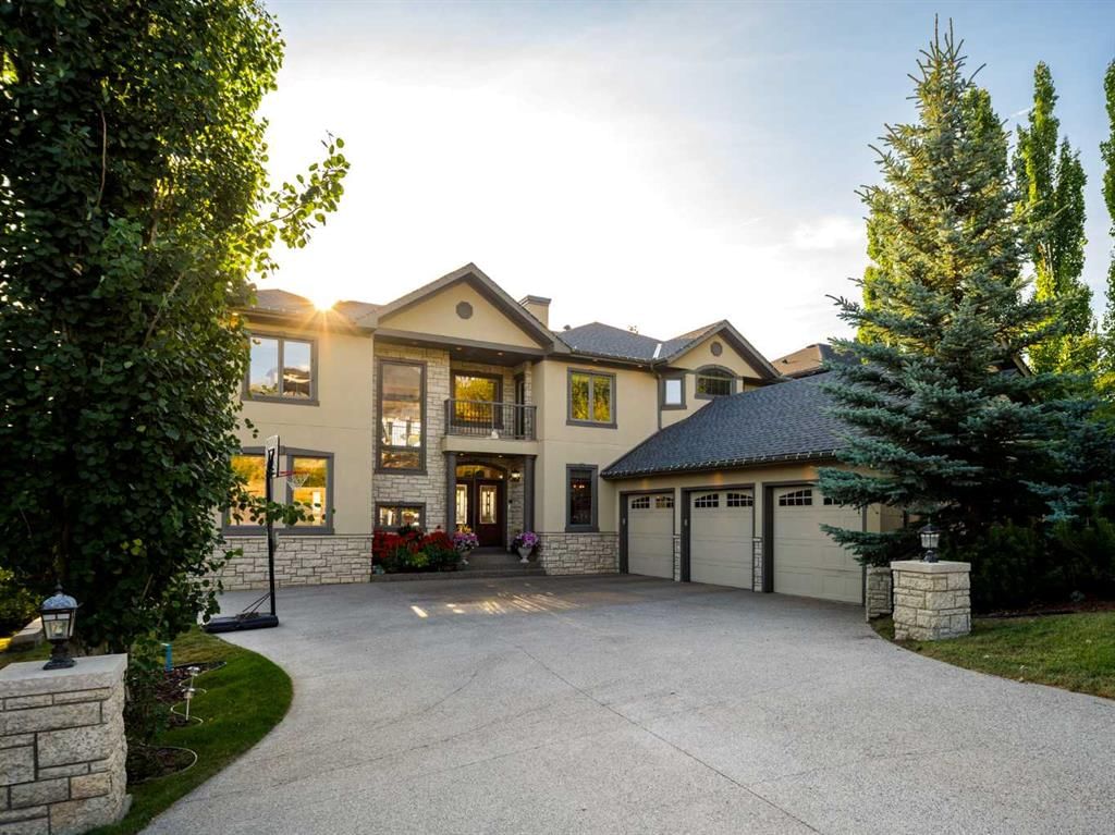 3221 77 Street SW, Calgary — main listing photo