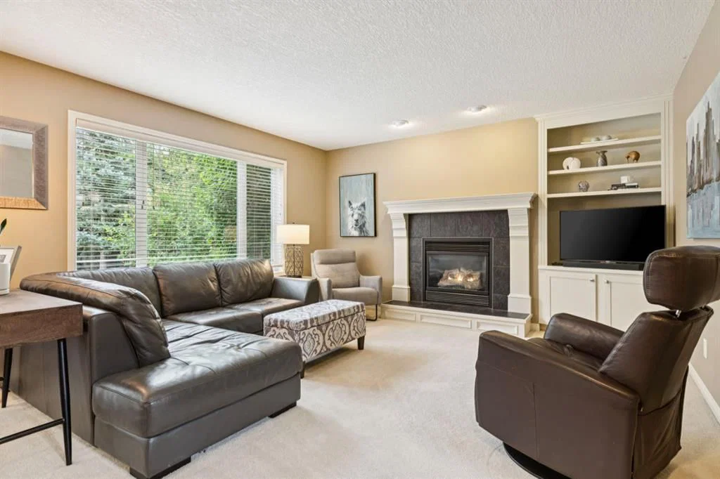 51 Sienna Park Crescent SW, Calgary — photo 2 of 28