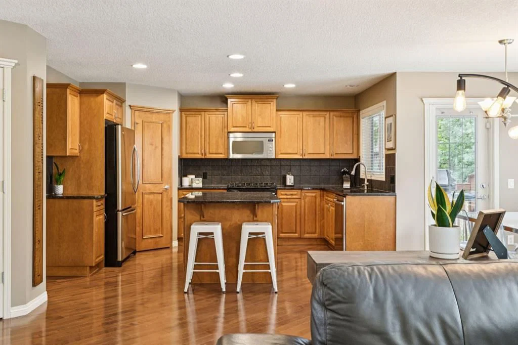 51 Sienna Park Crescent SW, Calgary — photo 4 of 28