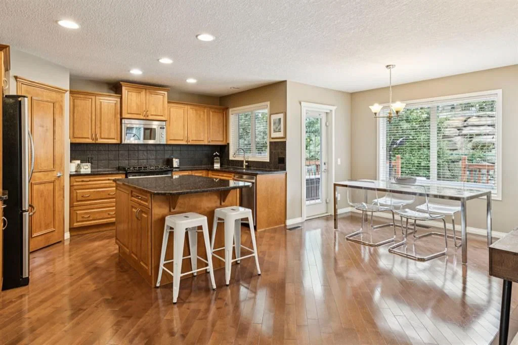 51 Sienna Park Crescent SW, Calgary — photo 5 of 28