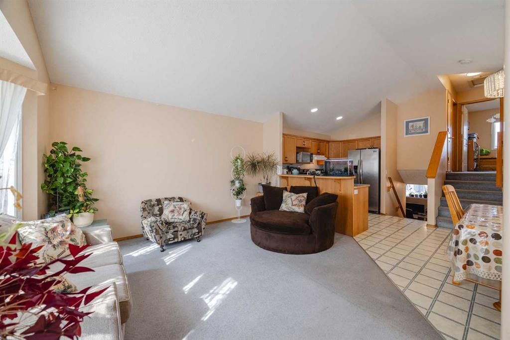 23 Tarington Way NE, Calgary — photo 3 of 26