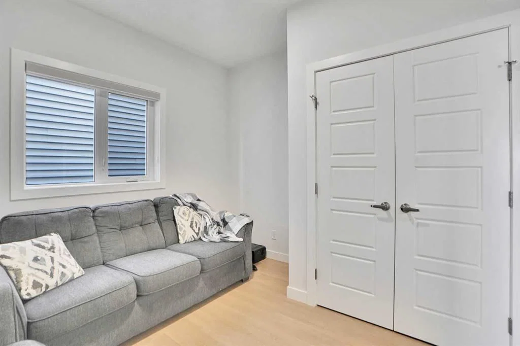 126 Hotchkiss Manor SE, Calgary — photo 4 of 41