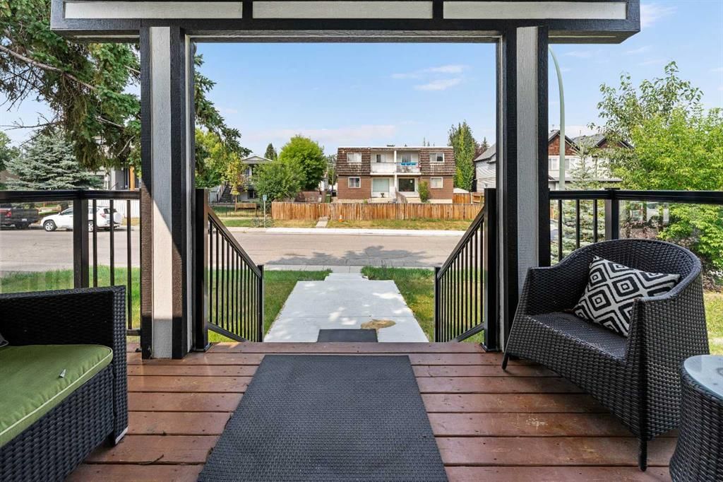 2415 22 Avenue SW, Calgary — photo 3 of 43