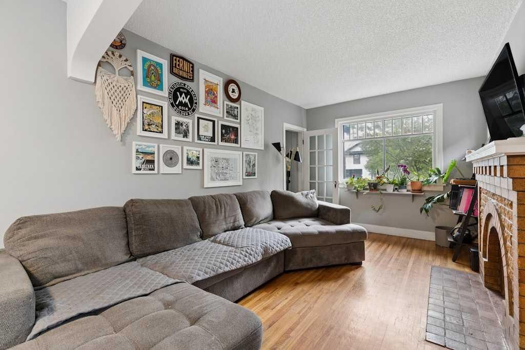 2115 14 Street SW, Calgary — photo 5 of 32