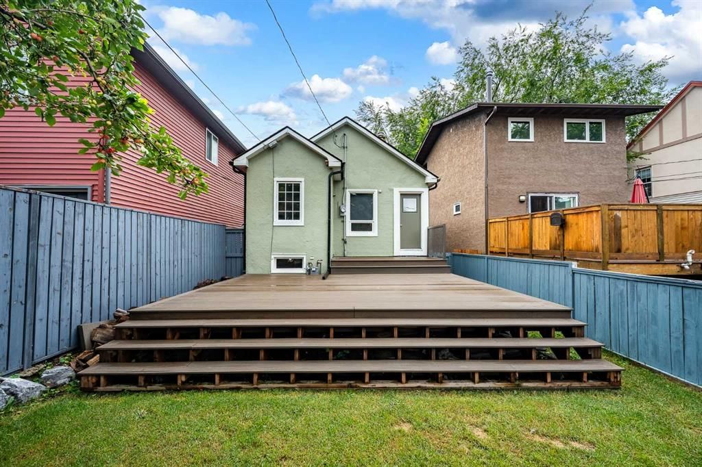 224 30 Avenue NE, Calgary — photo 2 of 40