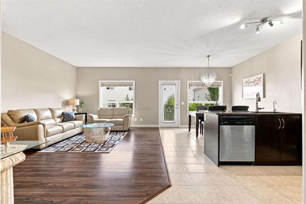 58 Everwoods Park SW, Calgary — photo 4 of 41