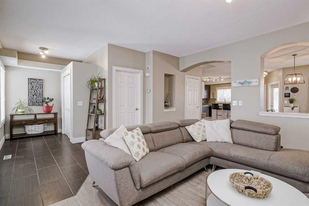 260 Chaparral Ridge Circle SE, Calgary — photo 2 of 50