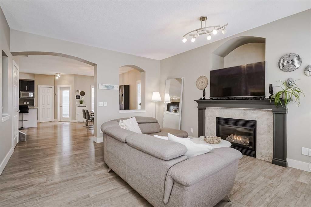 260 Chaparral Ridge Circle SE, Calgary — photo 3 of 50