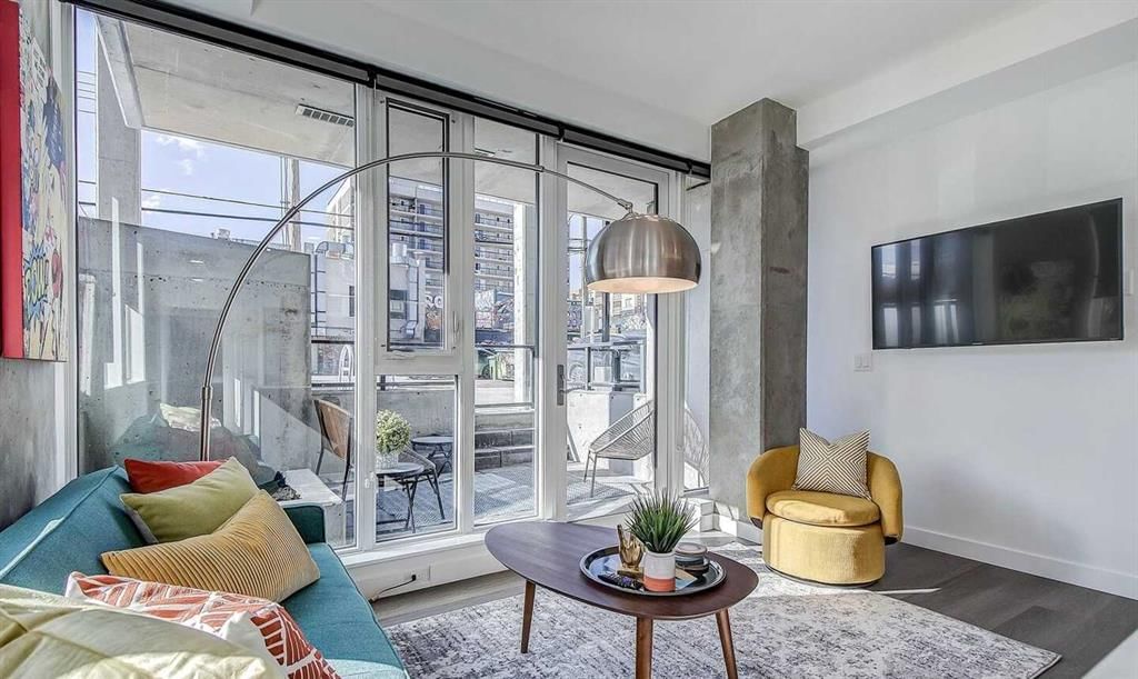 317R 9A Street NW, Calgary — main listing photo