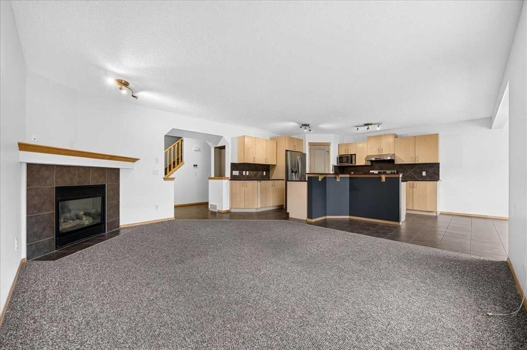 177 Royal Birch Terrace NW, Calgary — photo 5 of 49