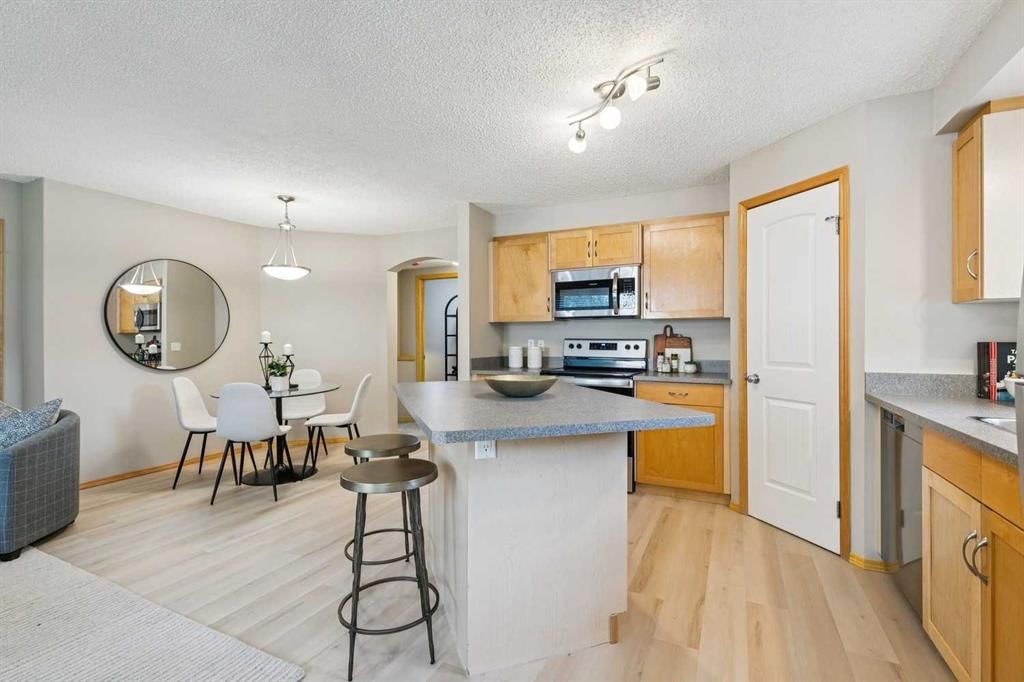106, 7 Everridge Square SW, Calgary — photo 3 of 25