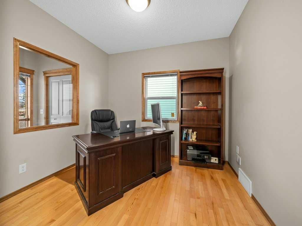 108 Pantego Rise NW, Calgary — photo 5 of 43