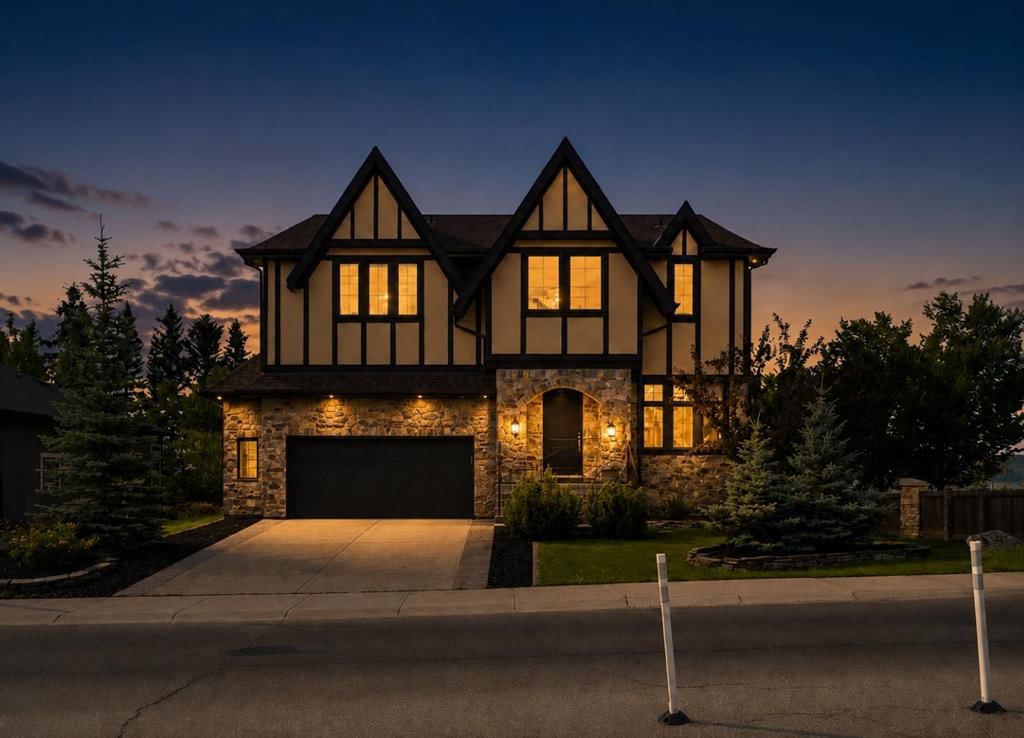 8243 Fortress Drive SW, Calgary — photo 2 of 50
