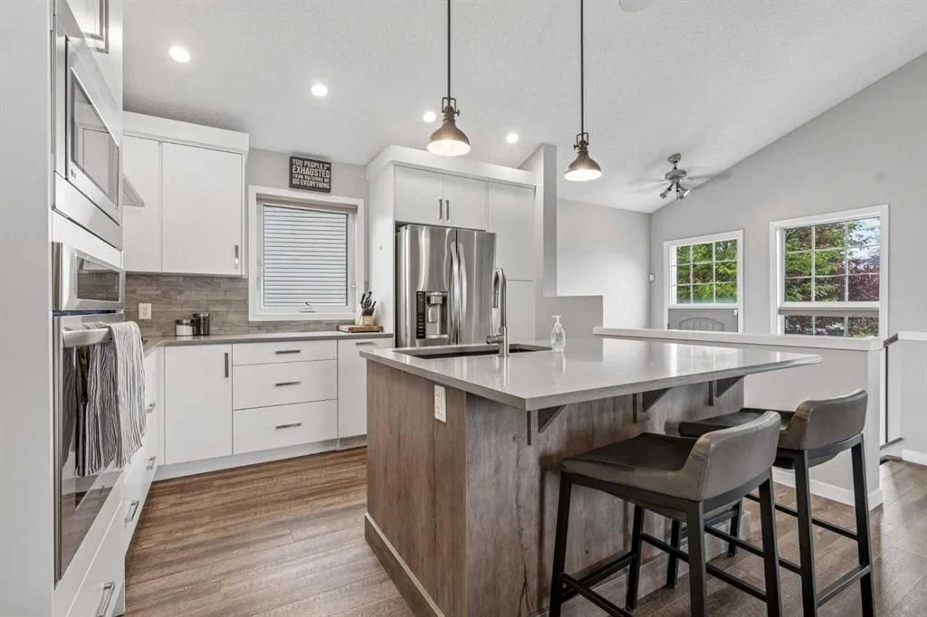 230 Mt Lorette Place SE, Calgary — main listing photo