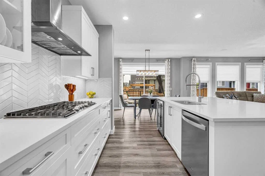 49 Creekside Avenue SW, Calgary — photo 5 of 50