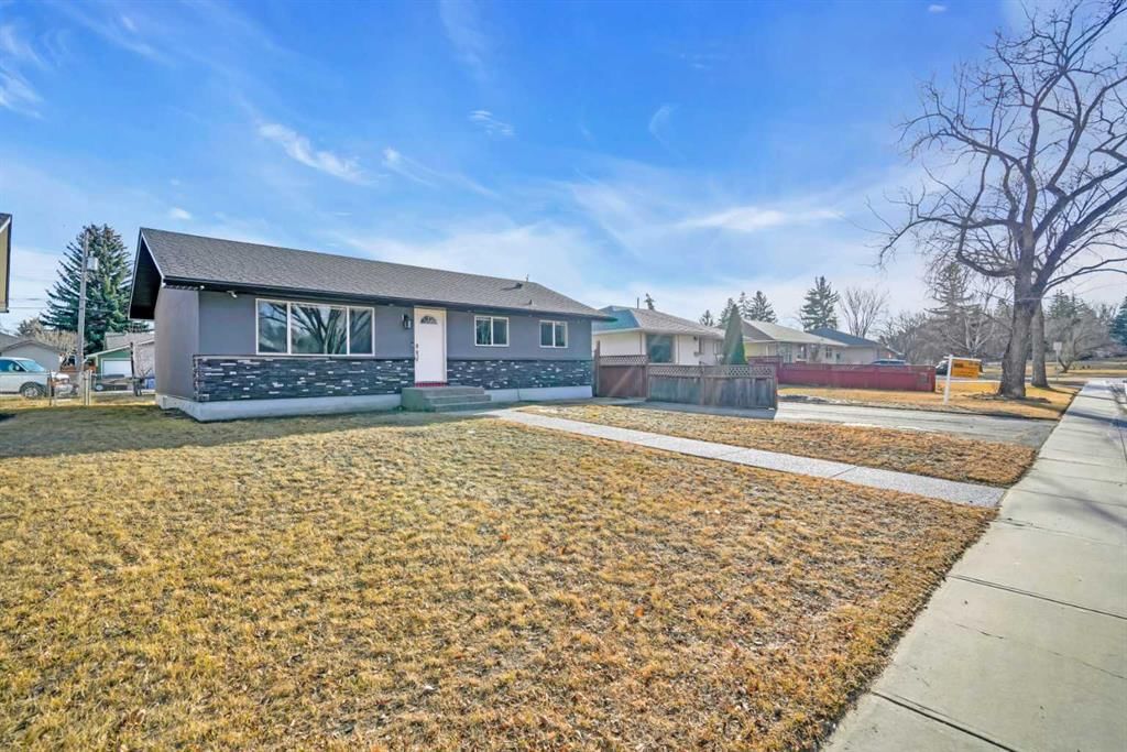 2046 33 Street SE, Calgary — photo 2 of 35