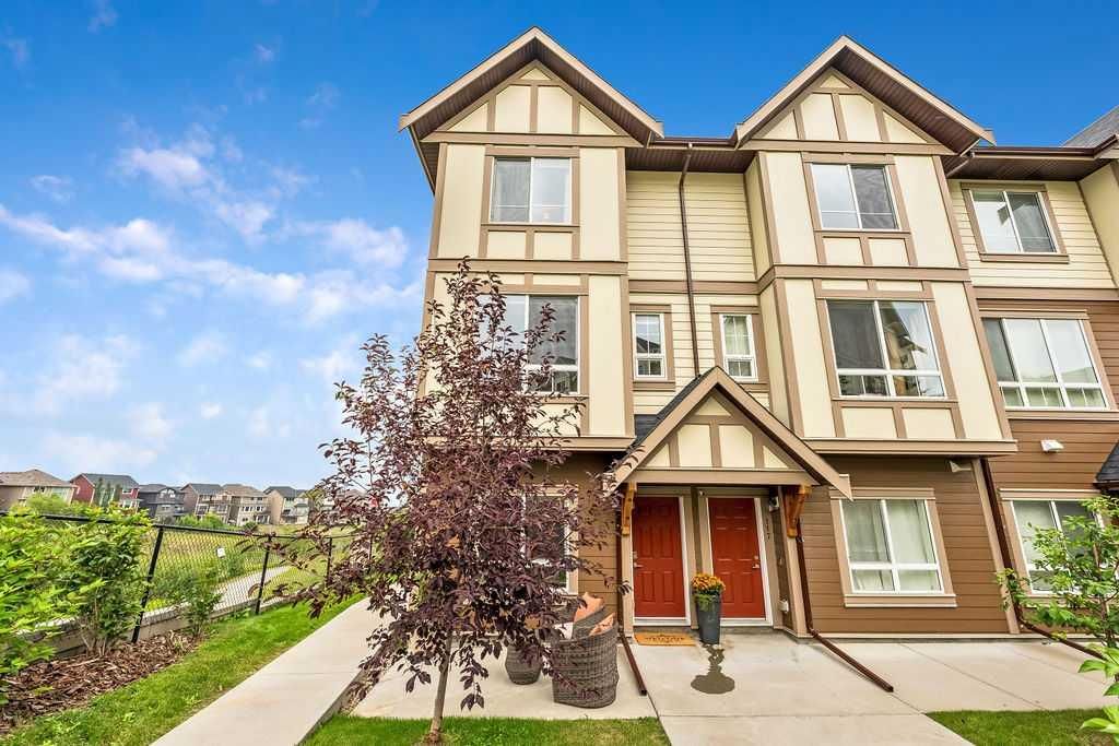 119 Sherwood Lane NW, Calgary — main listing photo