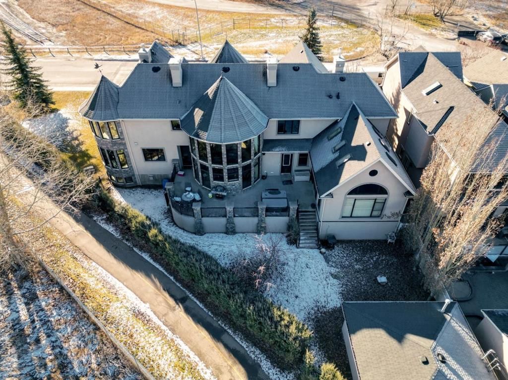 2248 9 Avenue SE, Calgary — photo 4 of 50