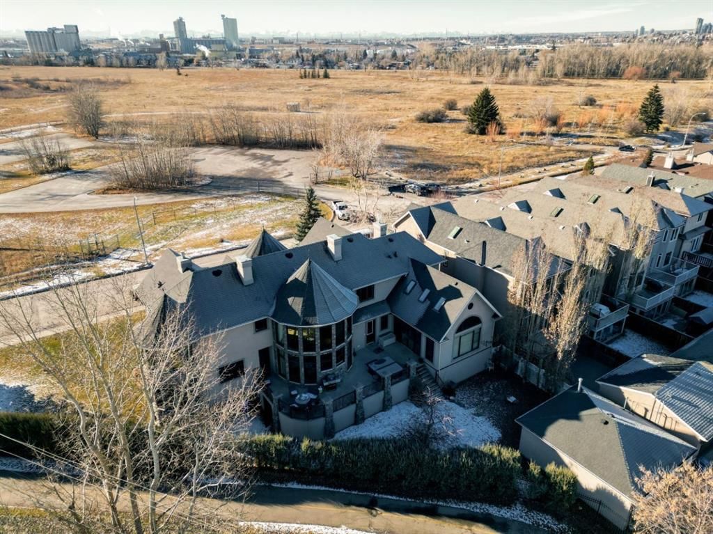 2248 9 Avenue SE, Calgary — photo 5 of 50