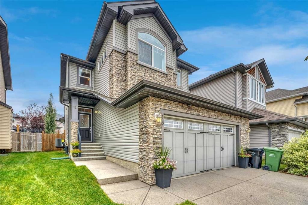 13 Cranberry Avenue SE, Calgary — main listing photo