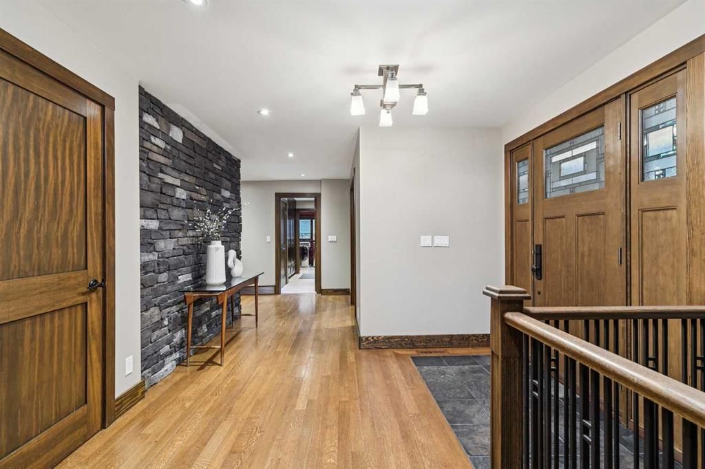 23 Bay View Drive SW, Calgary — photo 2 of 41