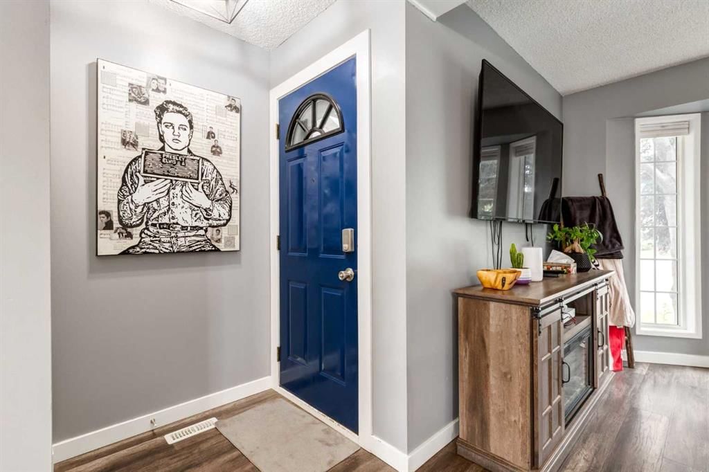339 Coverdale Court NE, Calgary — photo 2 of 30