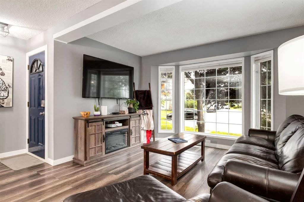 339 Coverdale Court NE, Calgary — photo 4 of 30