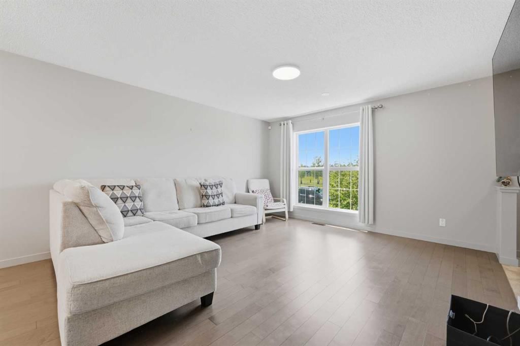 334 Legacy Village Way SE, Calgary — photo 3 of 42