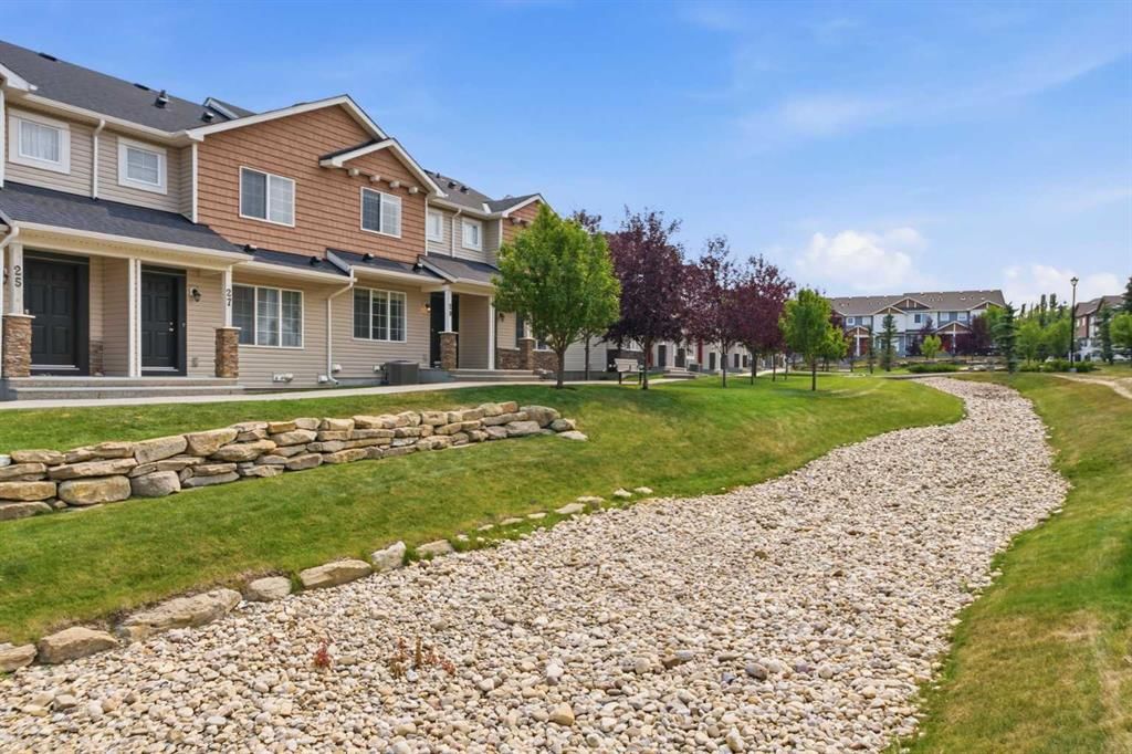 29 Pantego Lane NW, Calgary — main listing photo
